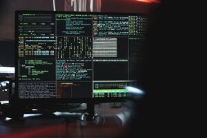 Centro de Operaciones de Seguridad SOC Honduras — analistas GLADiiUM monitoreando amenazas 24/7